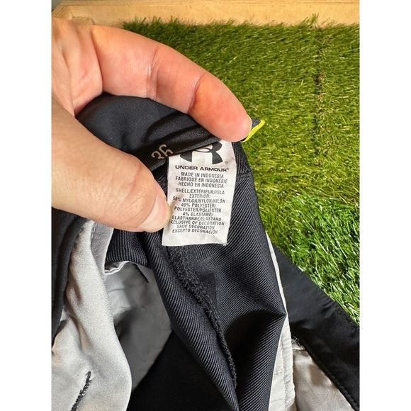 Under Armour Golf Shorts Size 36 - Picture 6 of 7
